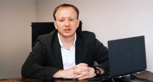 Anton Chervonenko 10 GENAUE ANZEICHEN FÜR DEN BETRUG DER EHEFRAU - EIN VOLLSTÄNDIGER LEITFADEN FÜR MÄNNER